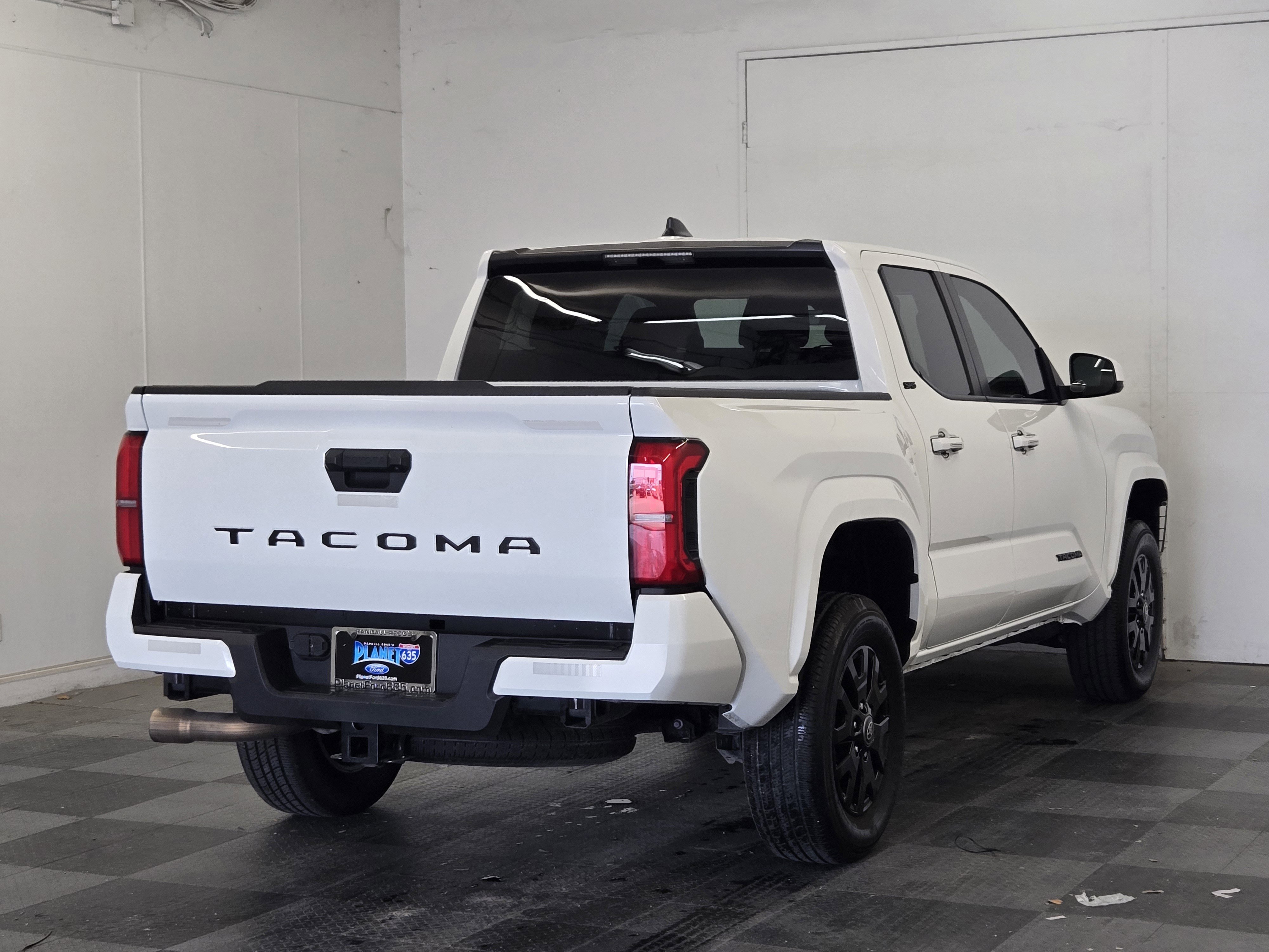 Used 2025 Toyota Tacoma SR5 RWD image 7