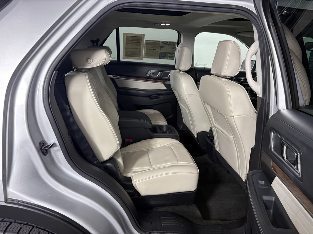 Certified 2018 Ford Explorer Platinum AWD/4WD image 40