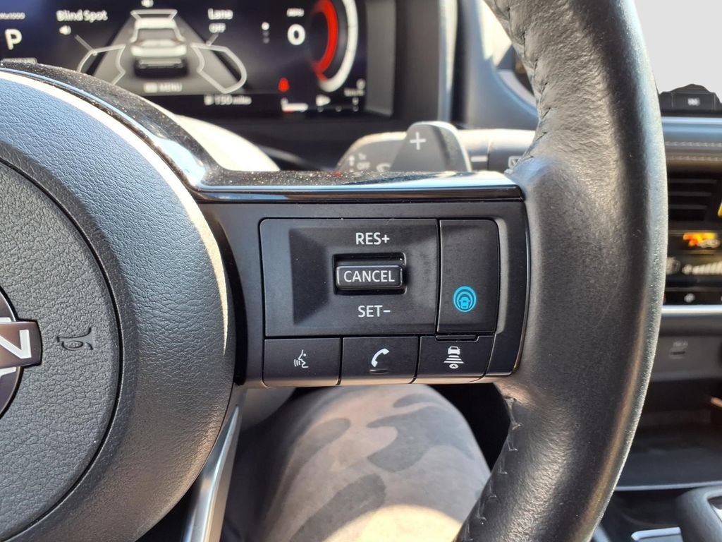 Used 2022 Nissan Rogue Platinum w/ Head-Up Display Package FWD image 18