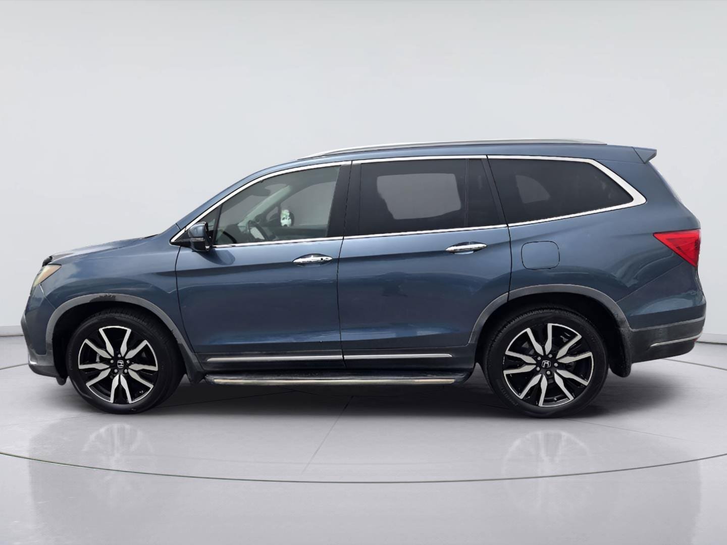 Used 2019 Honda Pilot Elite image 3