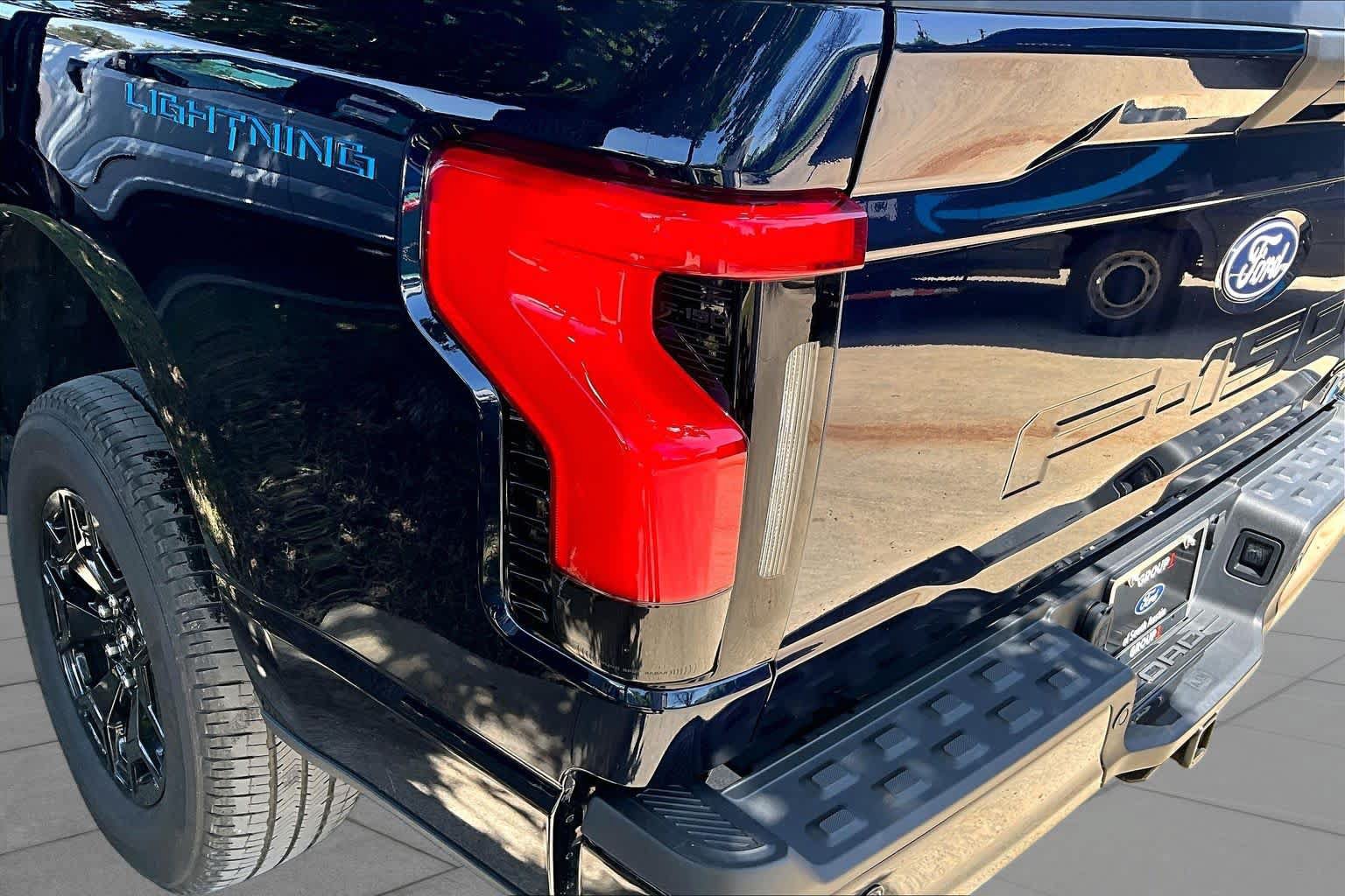 Certified 2025 Ford F150 Lightning XLT AWD/4WD image 27