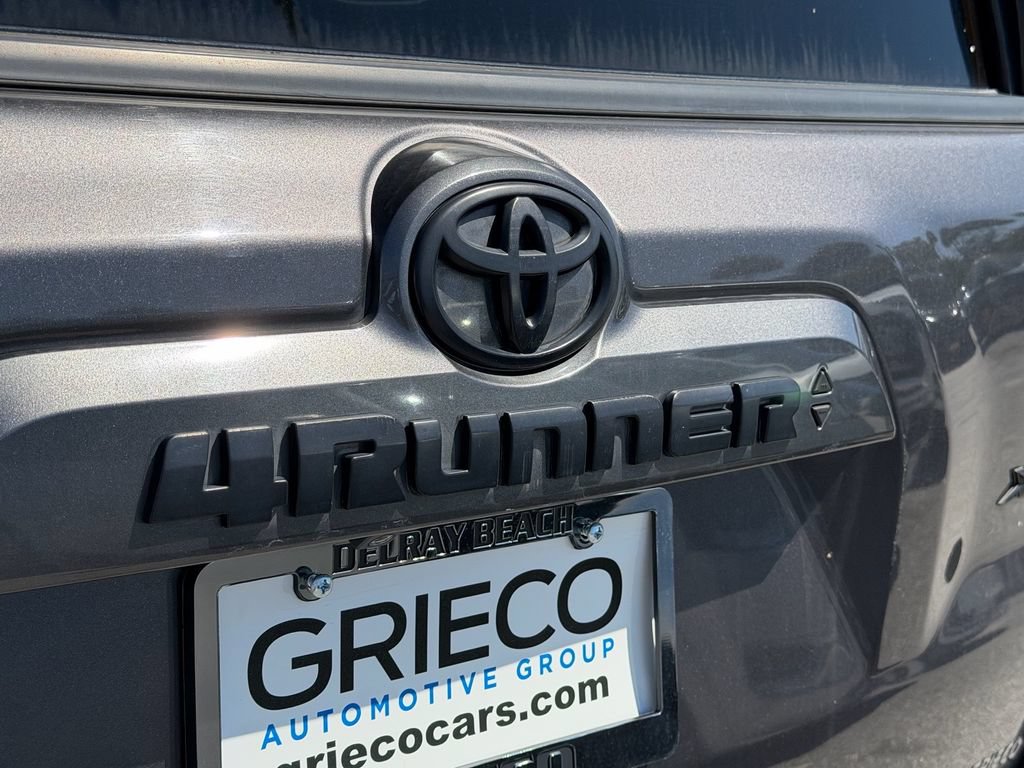 Used 2021 Toyota 4Runner SR5 Premium w/ Moonroof Package RWD image 14