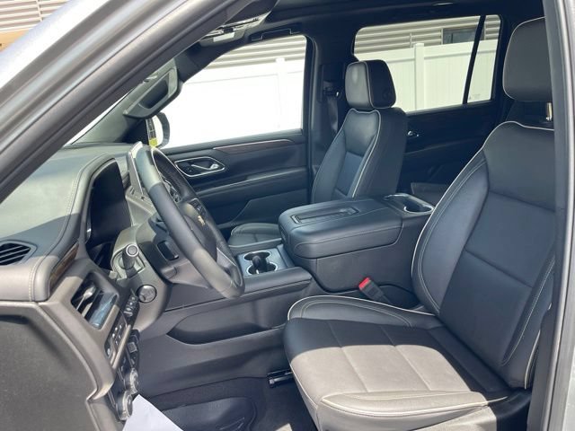 Used 2024 Chevrolet Suburban Premier w/ Premium Package RWD image 16