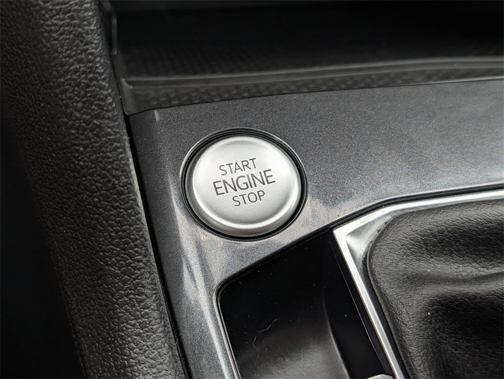 Used 2023 Volkswagen Tiguan SE image 23