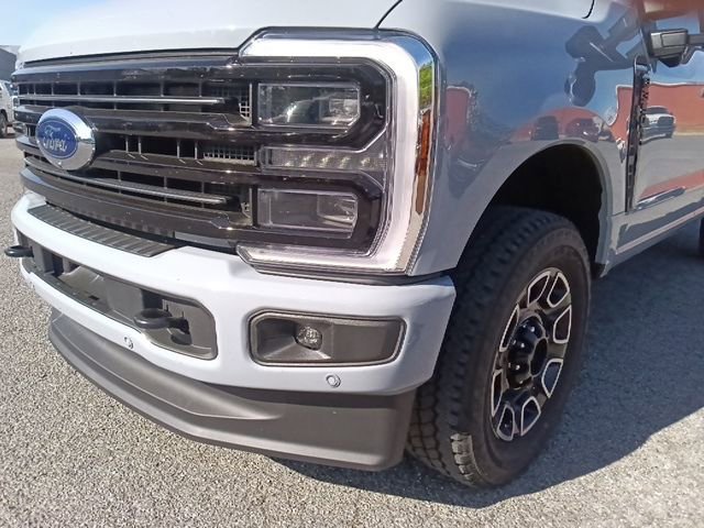 Certified 2026 Ford F350 Platinum w/ FX4 Off-Road Package AWD/4WD image 9