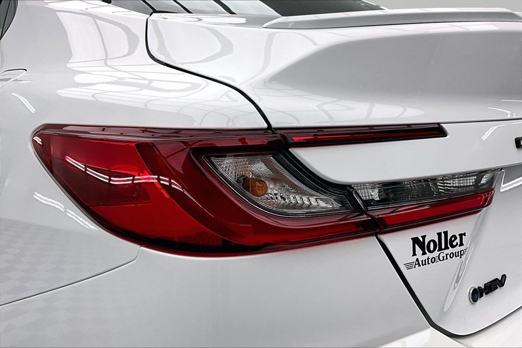 Used 2025 Toyota Camry SE w/ Multimedia Upgrade Package FWD image 30