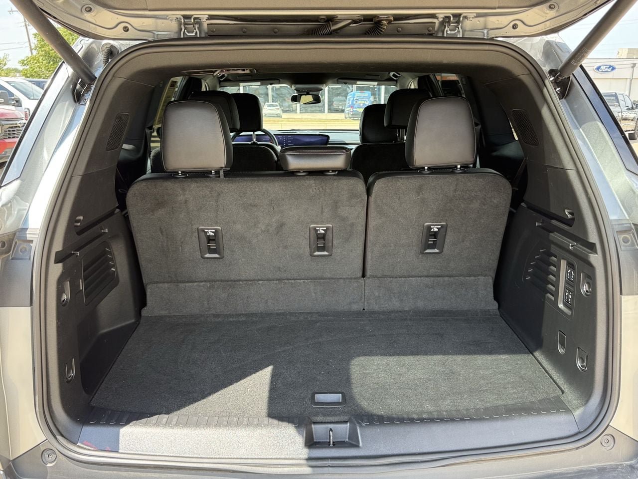 Used 2025 Buick Enclave Preferred w/ Power Package FWD image 27