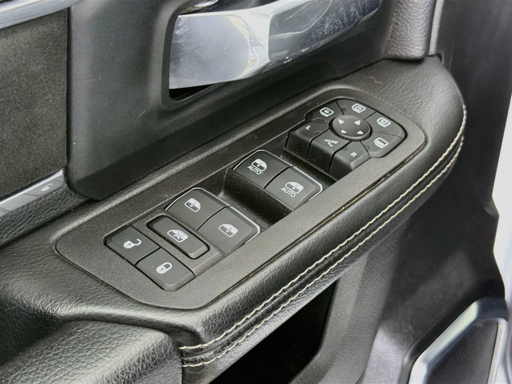 Used 2025 RAM 2500 Laramie AWD/4WD image 23