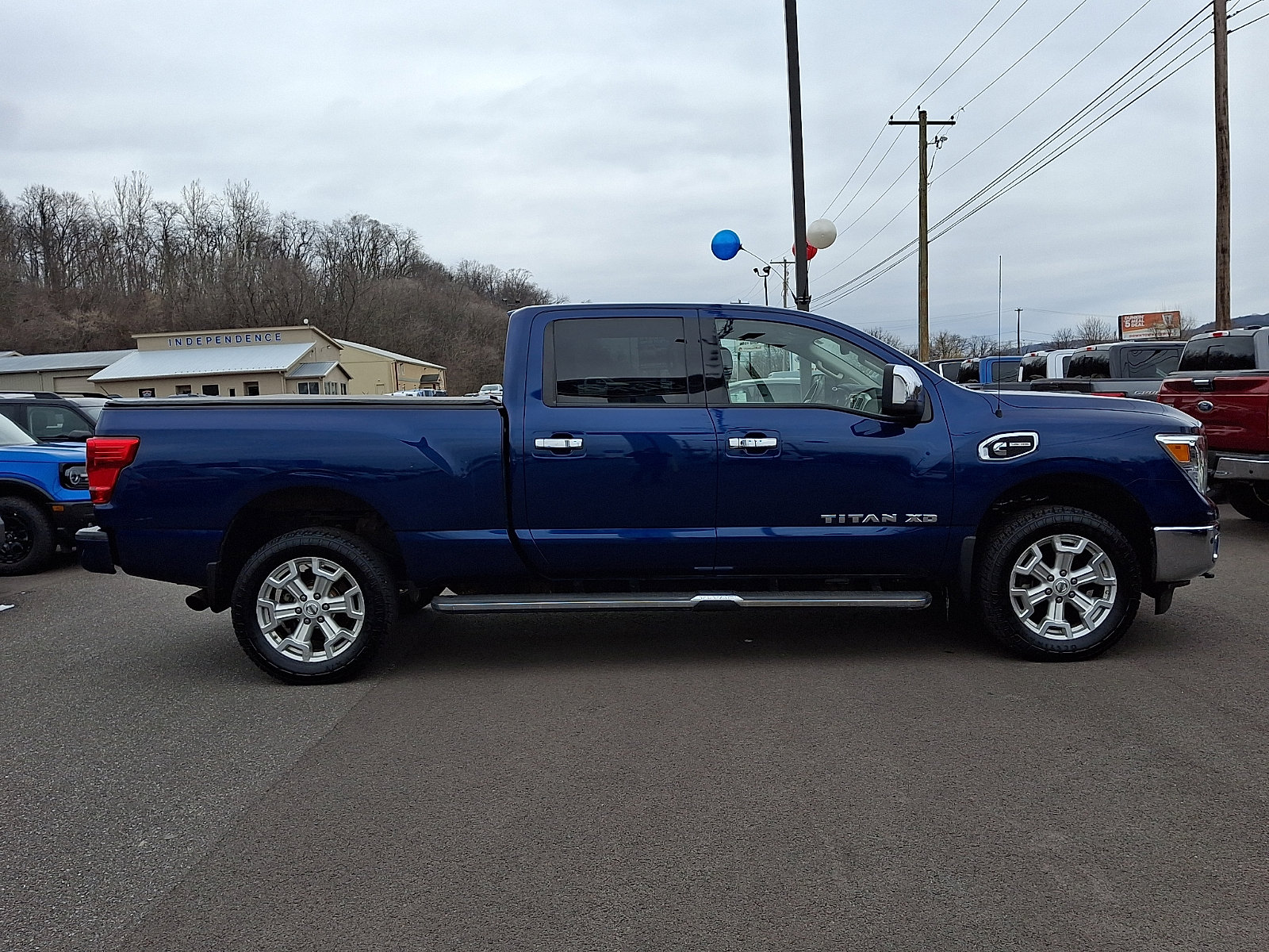 Used 2017 Nissan Titan SL AWD/4WD image 12