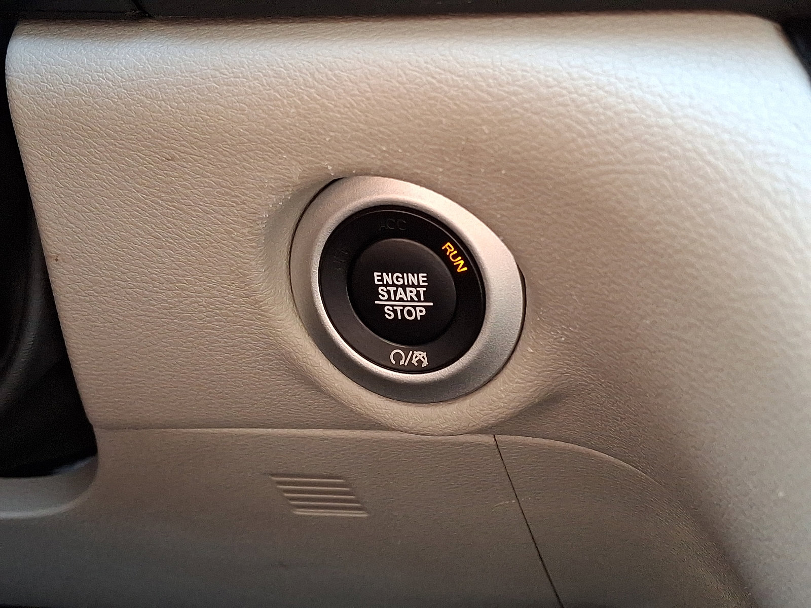 Used 2023 Chrysler Pacifica Touring-L FWD image 26