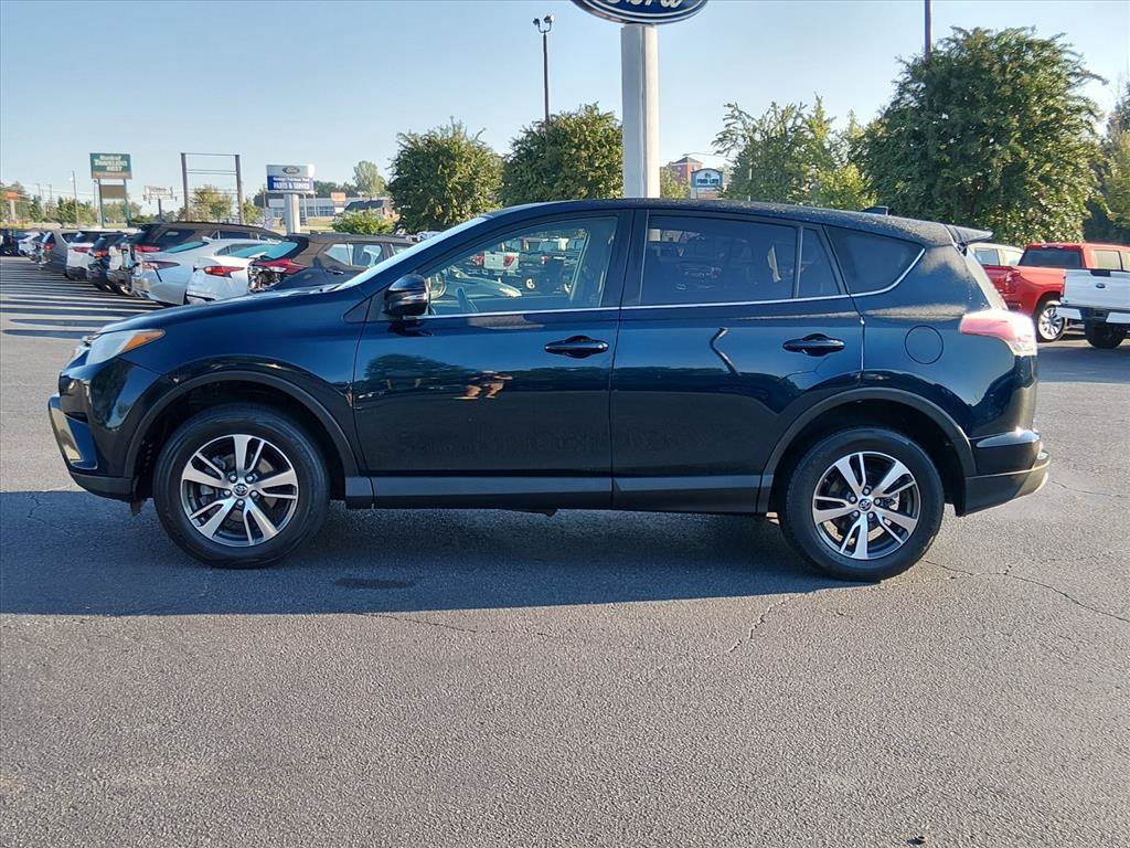 Used 2018 Toyota RAV4 XLE w/ All Weather Liner Package AWD/4WD image 7