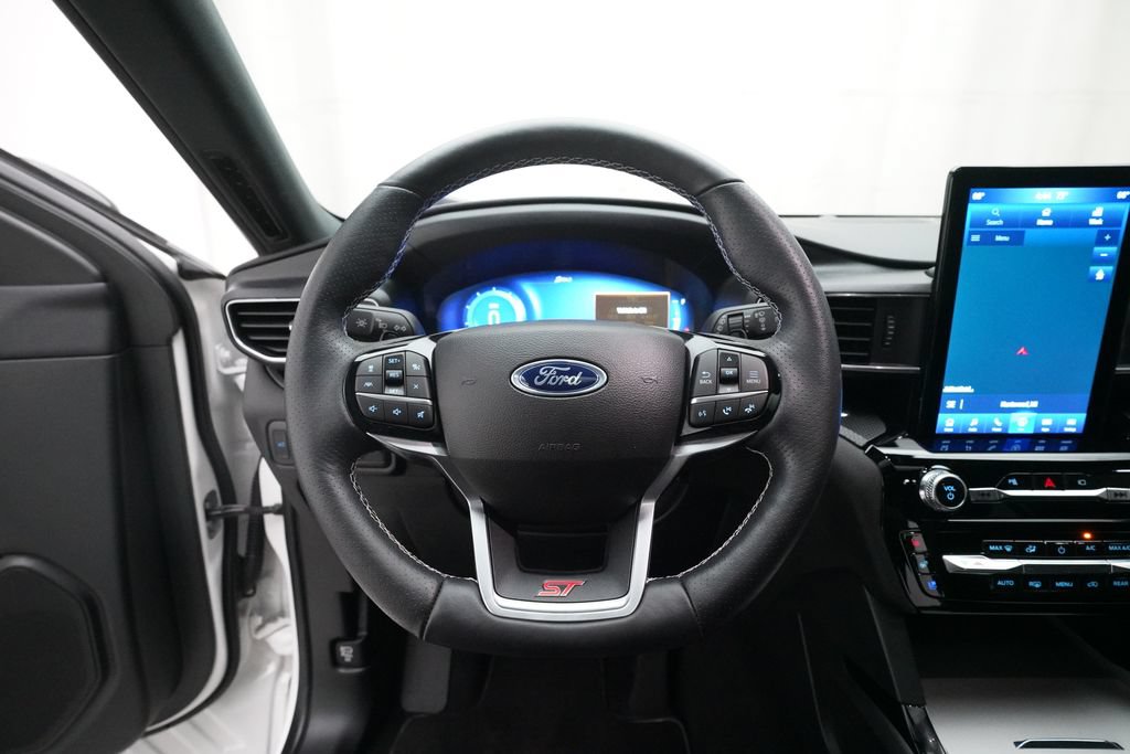Certified 2023 Ford Explorer ST w/ Equipment Group 401A AWD/4WD image 4