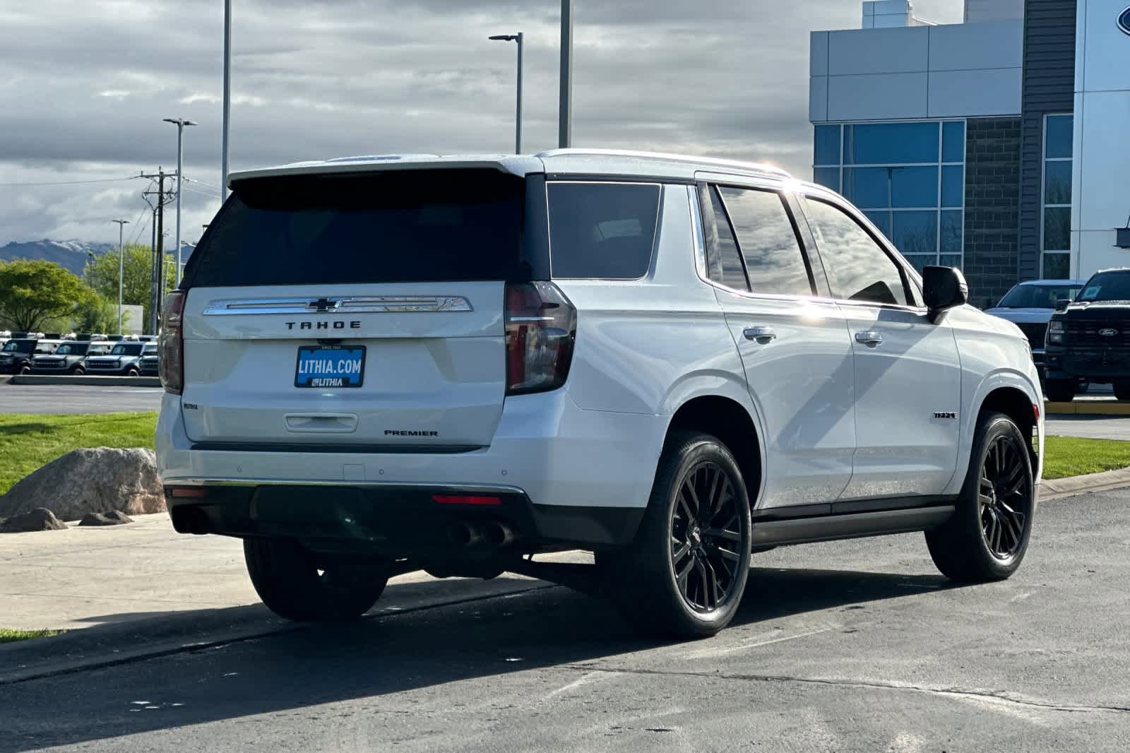 Used 2023 Chevrolet Tahoe Premier AWD/4WD image 2