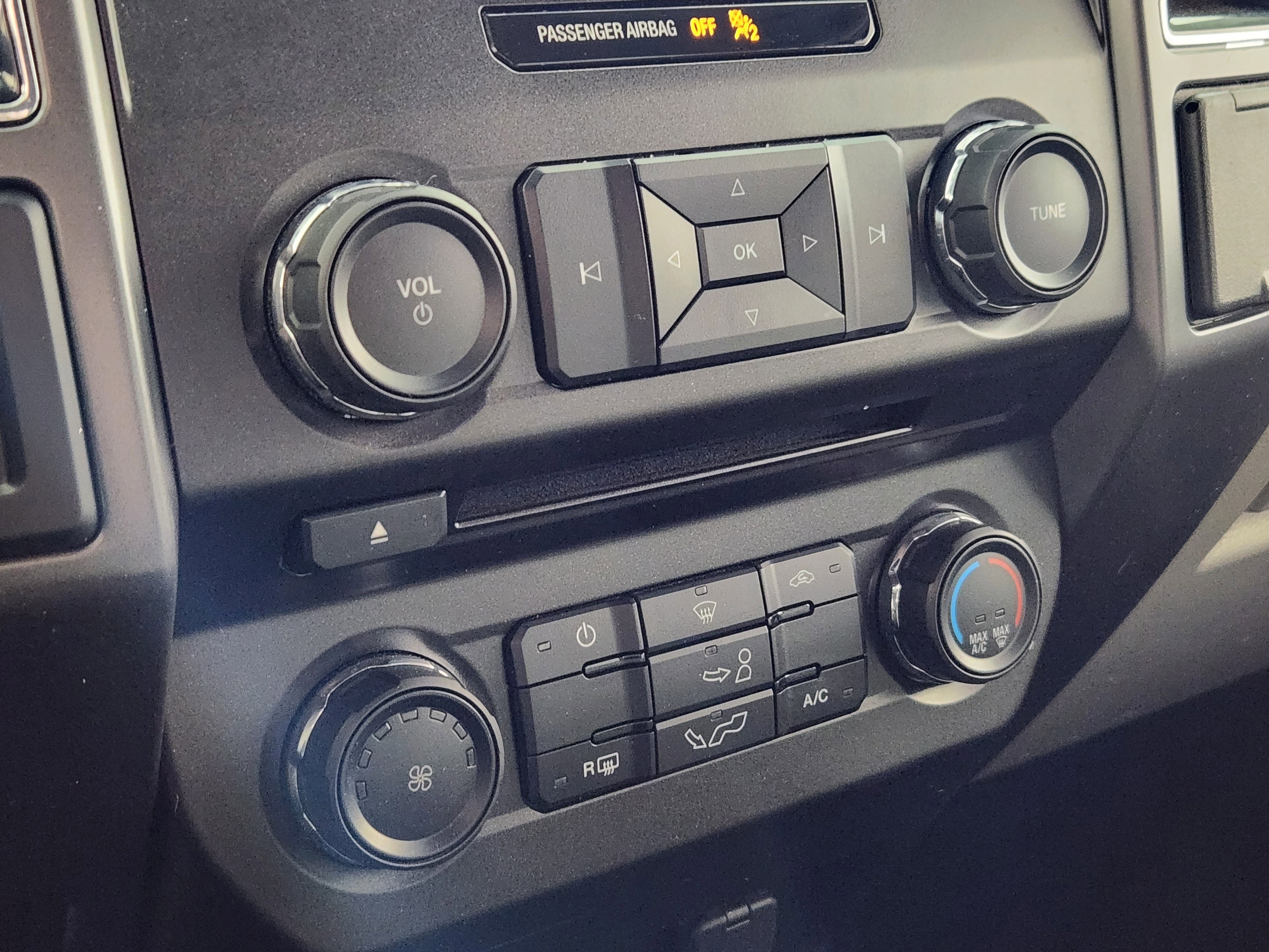 Certified 2018 Ford F150 XLT w/ Equipment Group 301A Mid image 24