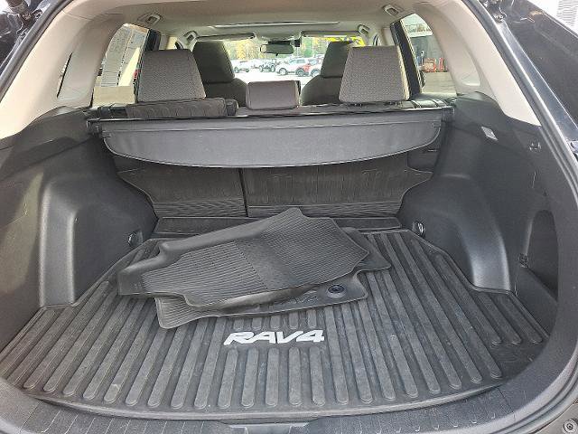 Used 2021 Toyota RAV4 XLE w/ Convenience Package image 28