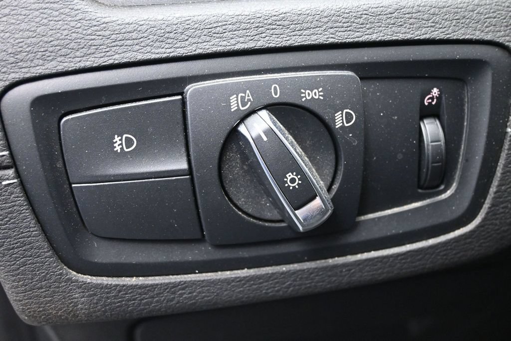 Used 2020 BMW X2 sDrive28i w/ Convenience Package FWD image 14