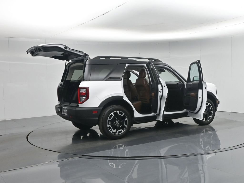 Certified 2024 Ford Bronco Sport Outer Banks w/ Tech Package AWD/4WD image 6