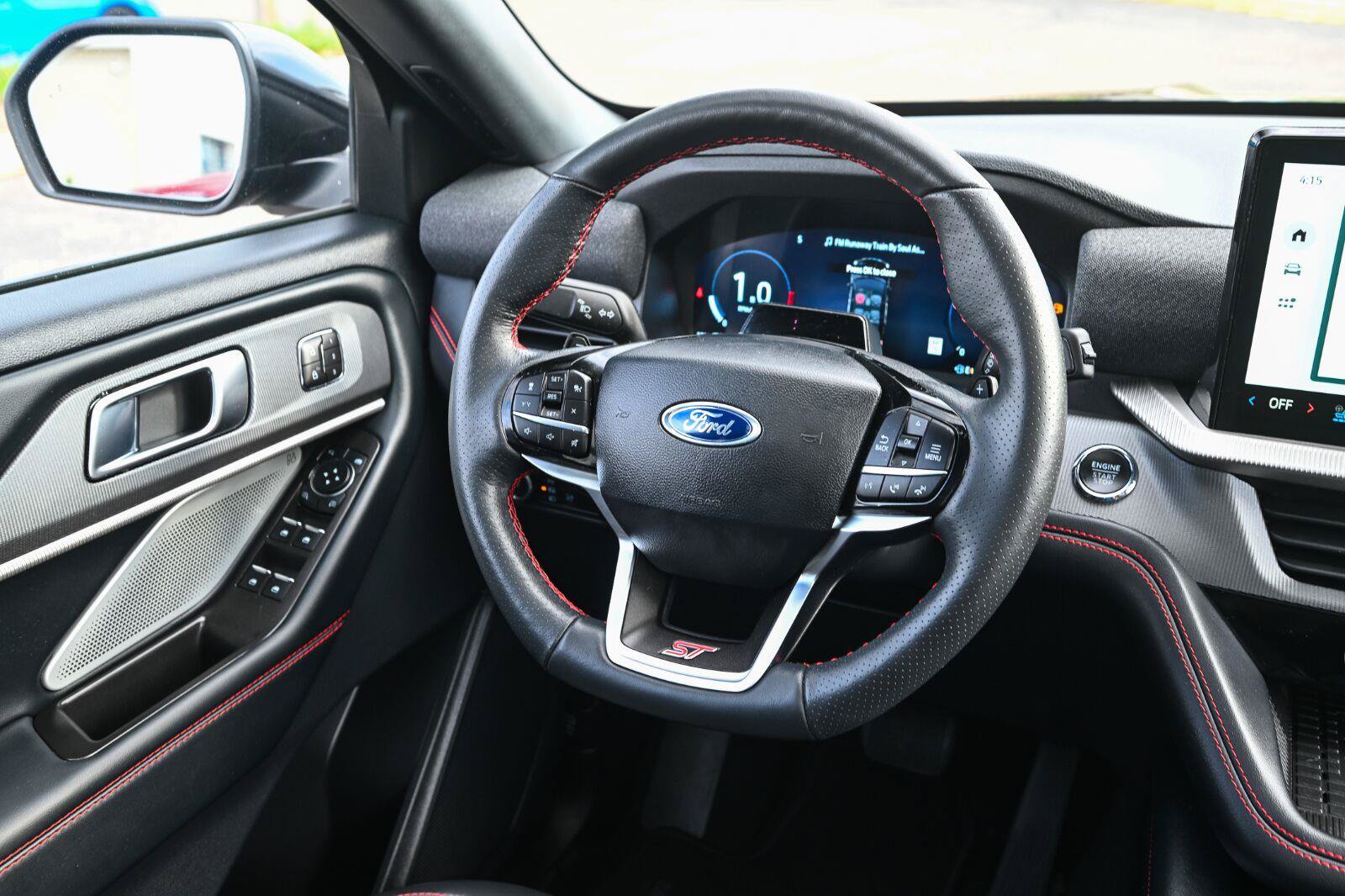 Certified 2025 Ford Explorer ST AWD/4WD image 33