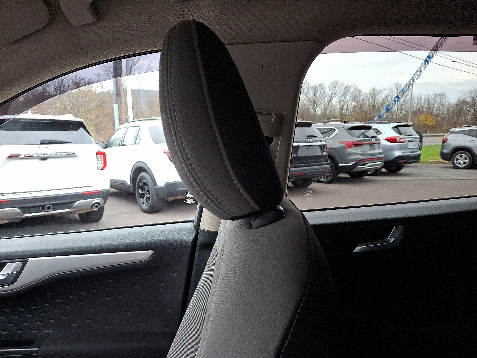 Certified 2020 Ford Escape SE image 17