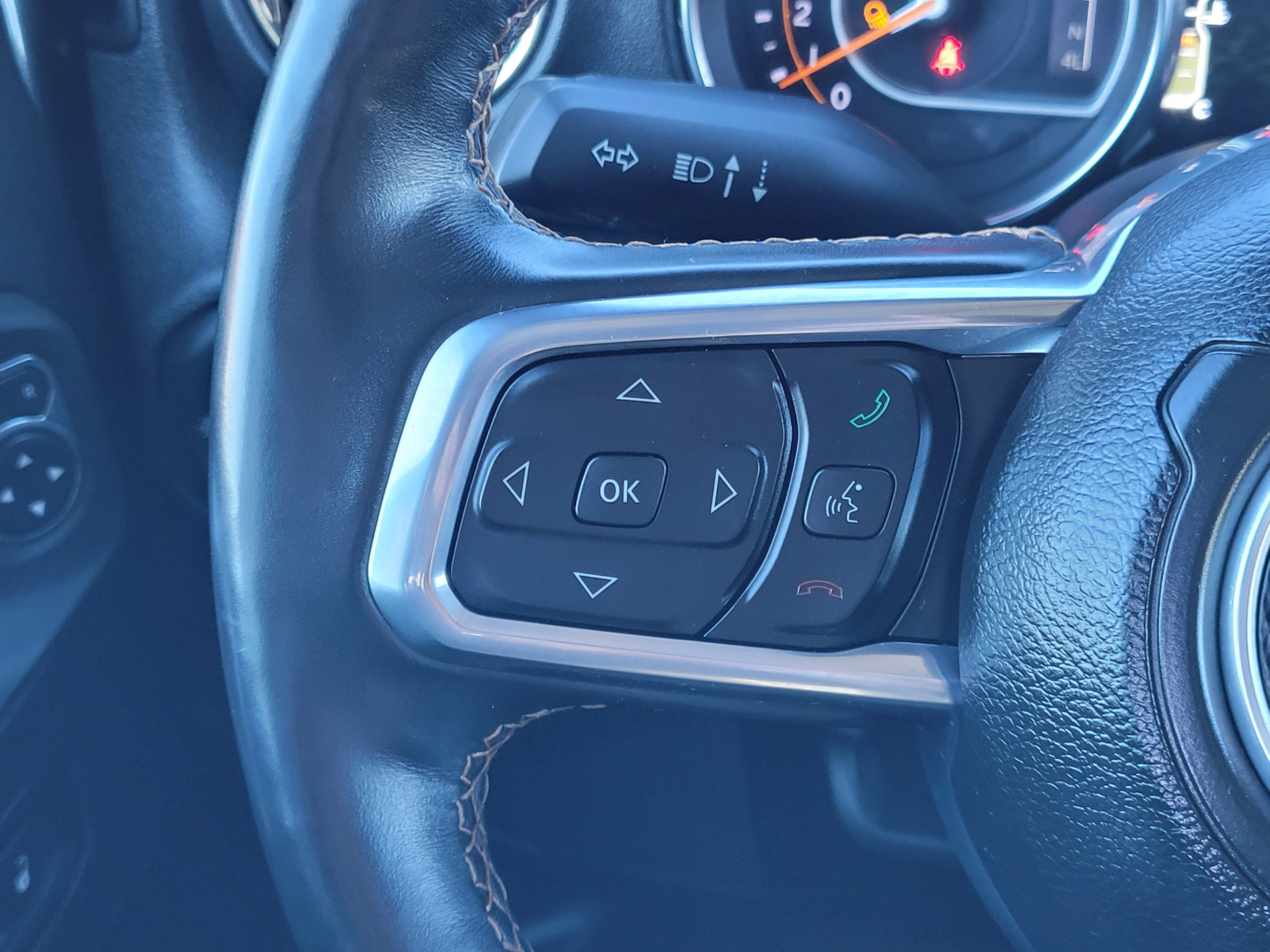 Used 2021 Jeep Gladiator Overland AWD/4WD image 14