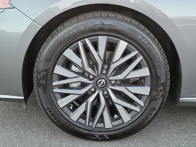 Used 2024 Nissan Altima 2.5 SV image 28