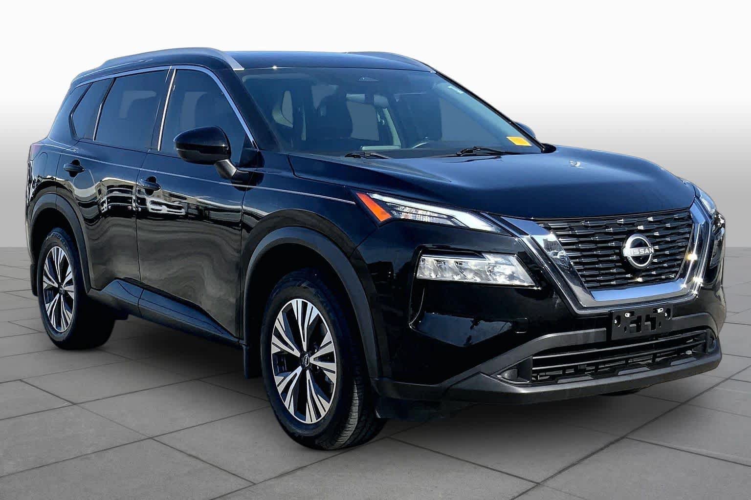 Used 2022 Nissan Rogue SV w/ SV Premium Package FWD image 3