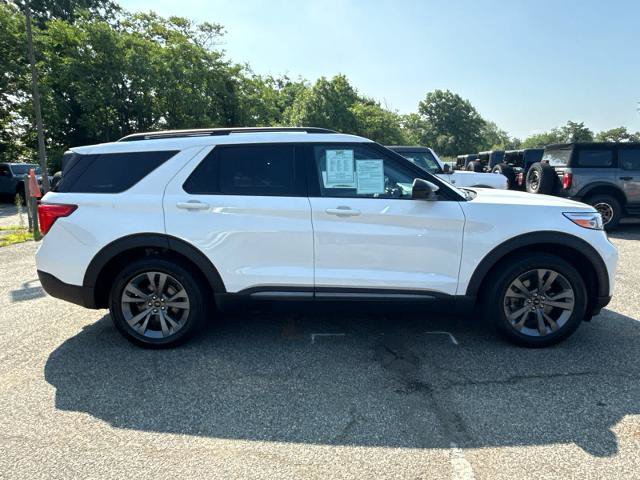 Certified 2023 Ford Explorer XLT w/ Equipment Group 202A AWD/4WD image 3