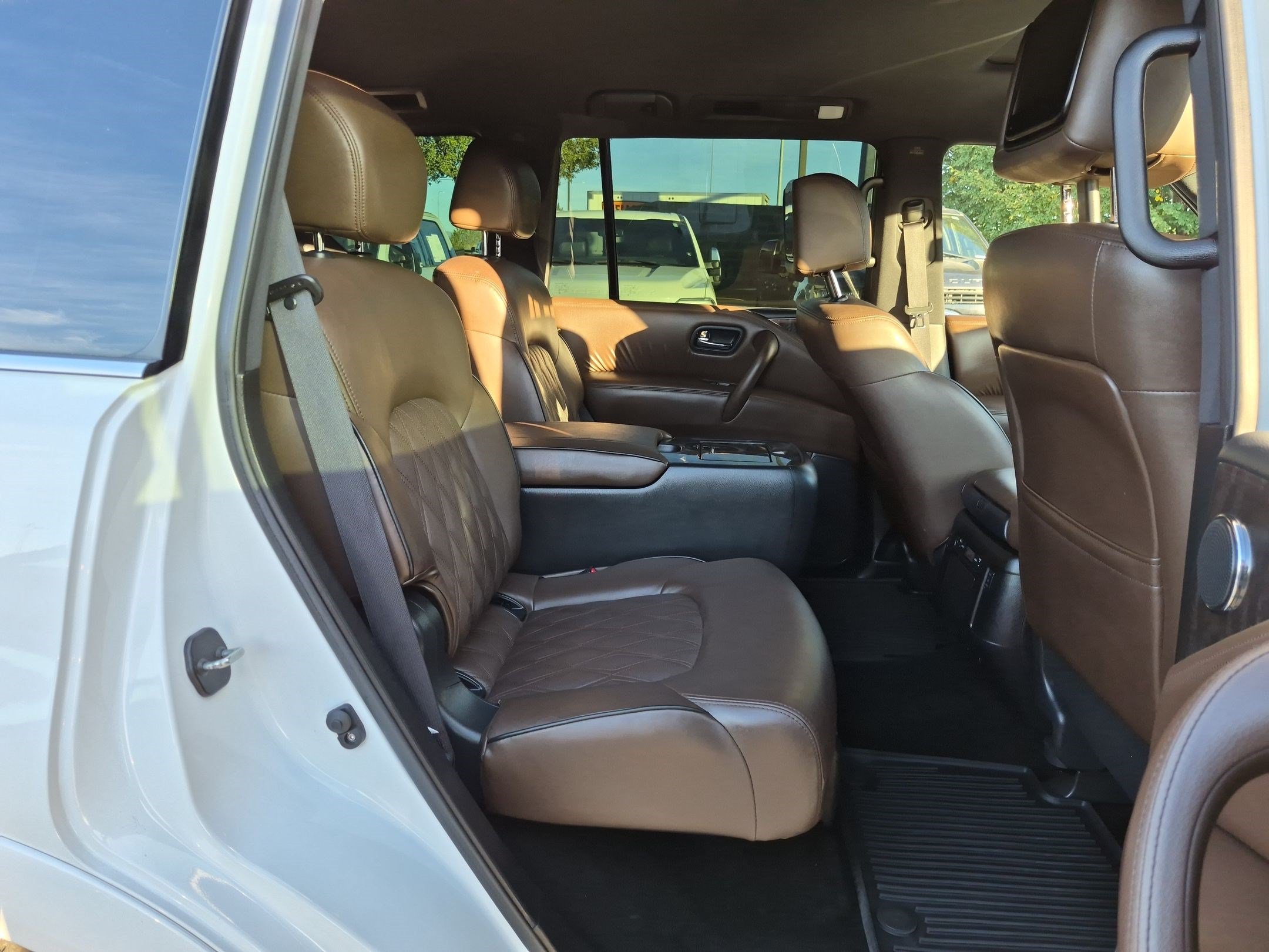 Used 2023 Nissan Armada Platinum w/ Captain's Chairs Package AWD/4WD image 34