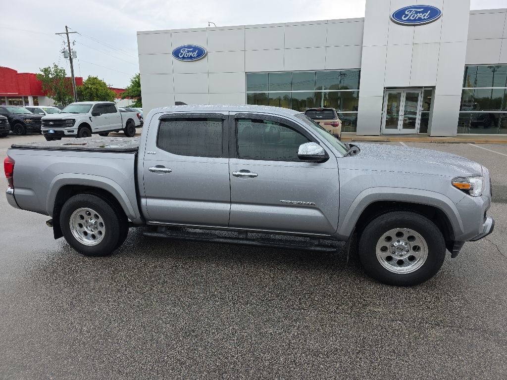 Used 2021 Toyota Tacoma SR5 RWD image 3