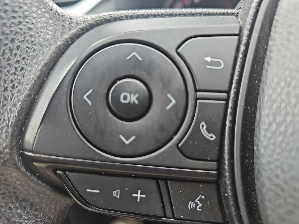 Used 2025 Toyota RAV4 XLE FWD image 16