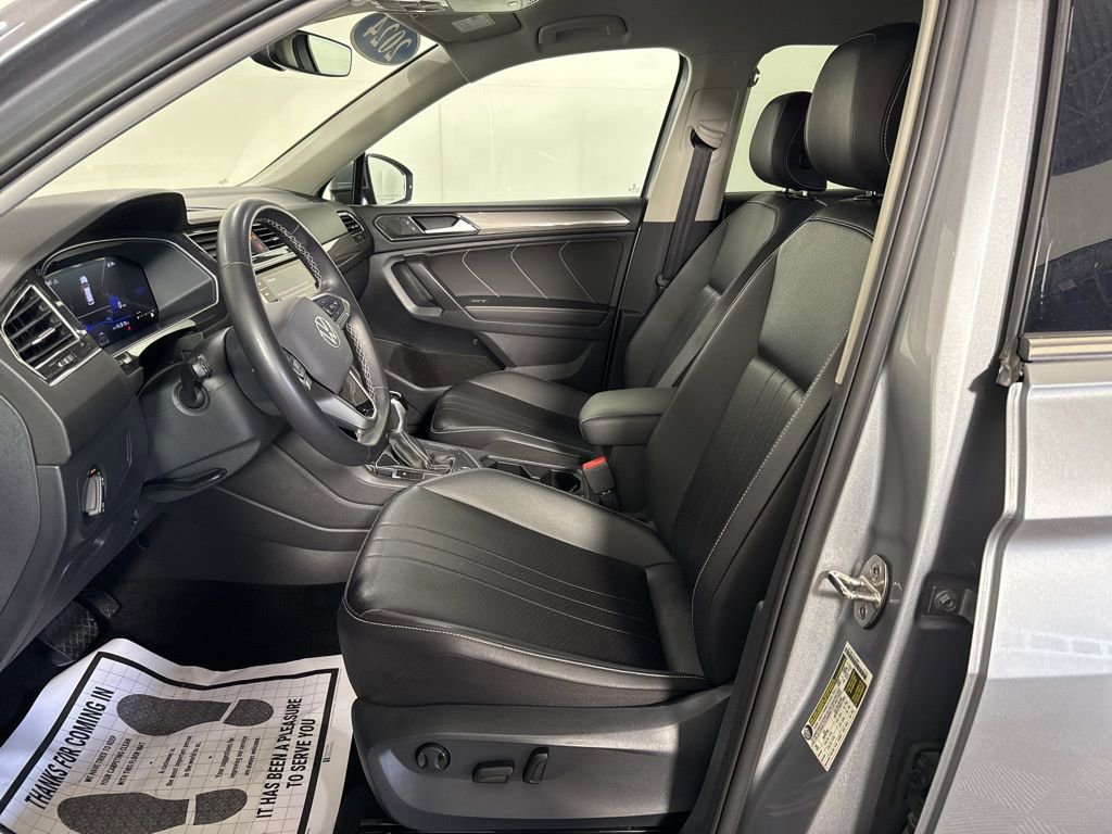 Used 2024 Volkswagen Tiguan SE image 15