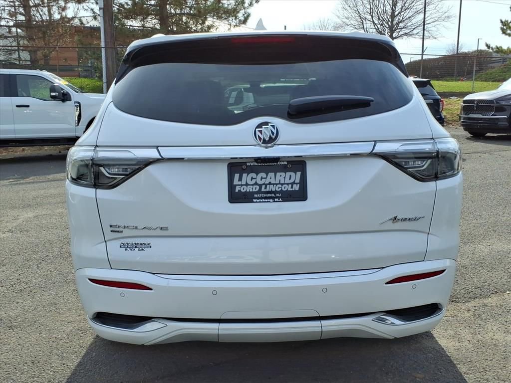 Used 2022 Buick Enclave Avenir w/ Avenir Technology Package AWD/4WD image 5