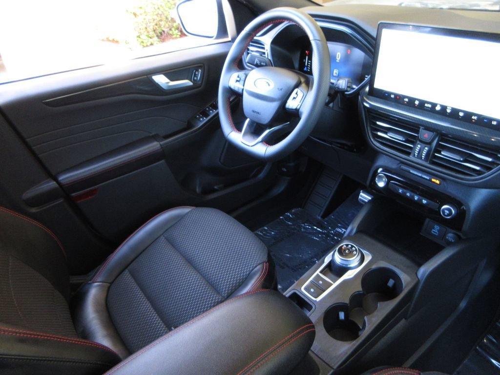 Certified 2023 Ford Escape ST-Line w/ Tech Pack #1 FWD image 21
