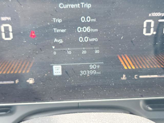 Used 2025 Kia Carnival FWD image 26