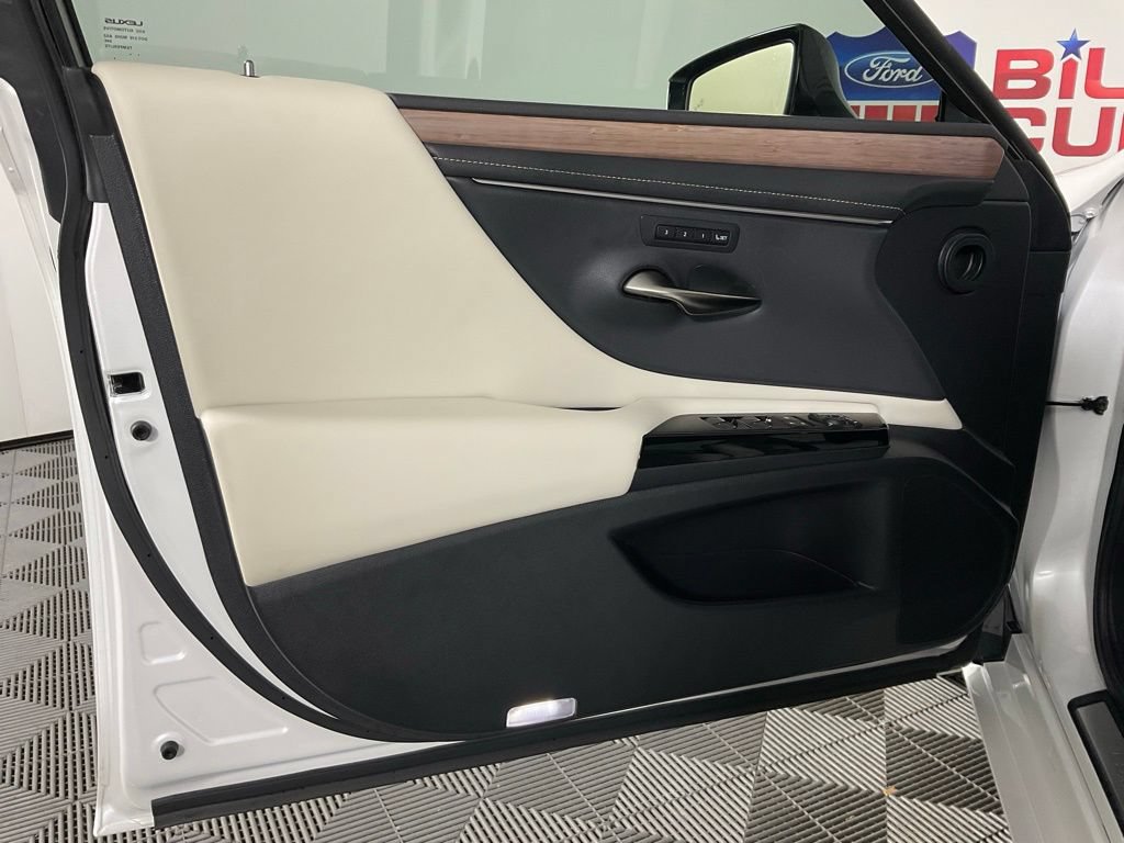 Used 2024 Lexus ES 350 w/ Premium Package FWD image 12
