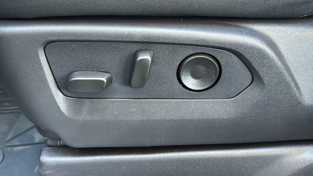 Used 2026 Chevrolet Silverado 2500 ZR2 w/ LPO, Dark Essentials Package image 22