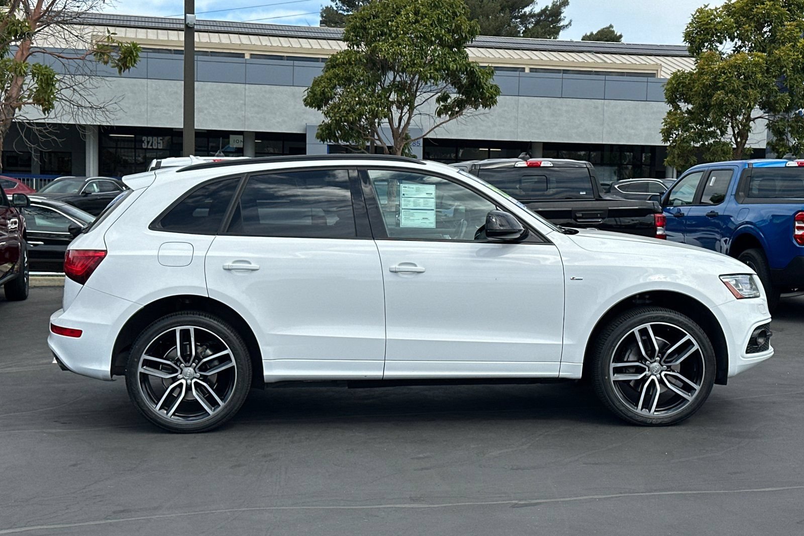 Used 2017 Audi Q5 3.0T Premium Plus w/ Technology Package AWD/4WD image 4