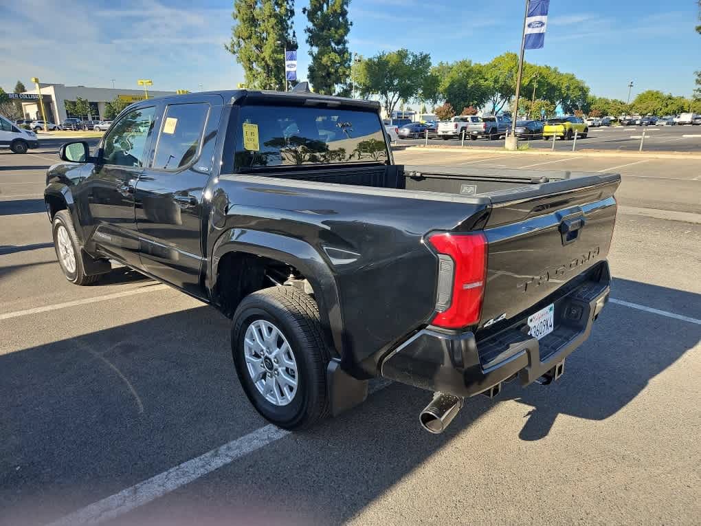 Used 2026 Toyota Tacoma SR5 AWD/4WD image 5
