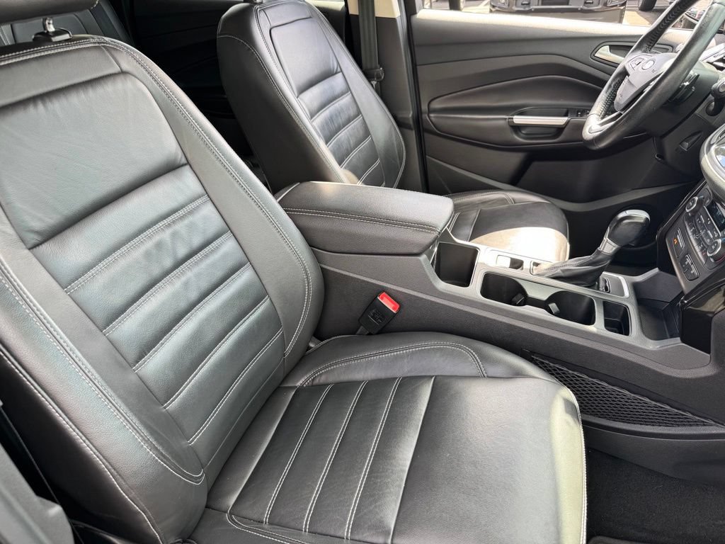 Certified 2017 Ford Escape Titanium FWD image 6