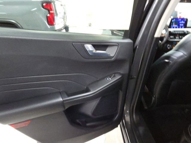 Certified 2022 Ford Escape SEL image 33
