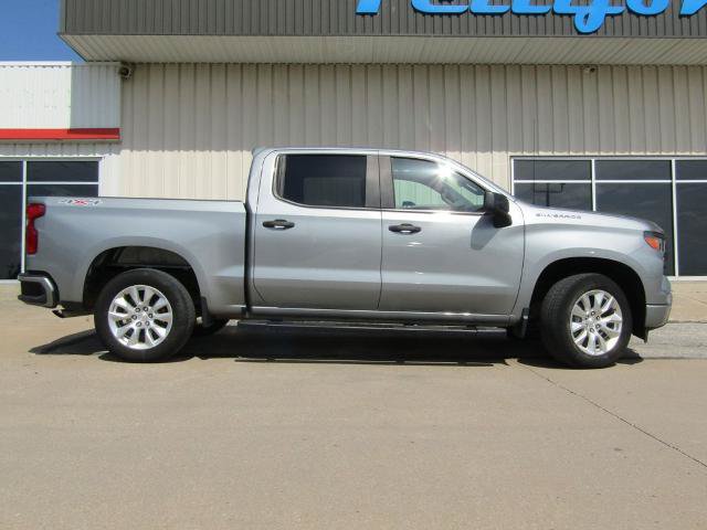 Used 2024 Chevrolet Silverado 1500 Custom AWD/4WD image 2