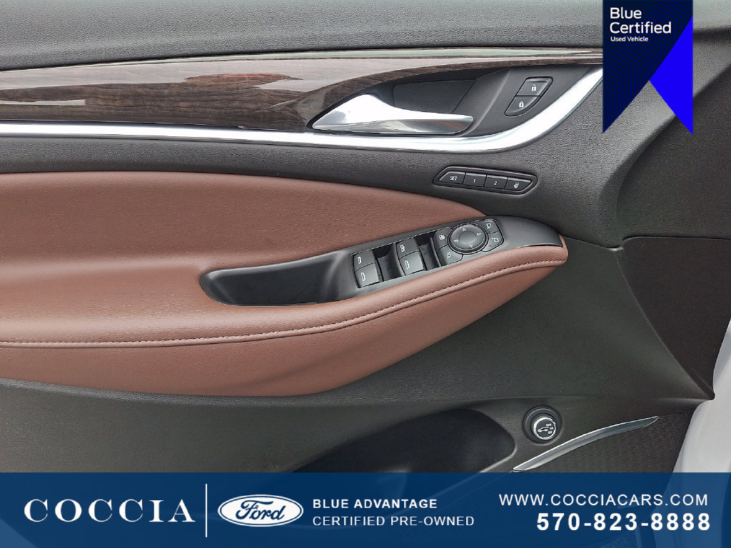 Used 2021 Buick Enclave Avenir w/ Avenir Technology Package AWD/4WD image 12