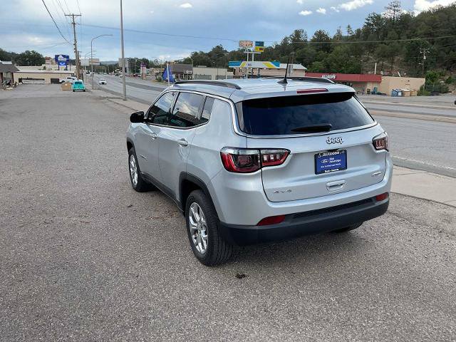 Used 2024 Jeep Compass Latitude AWD/4WD image 9