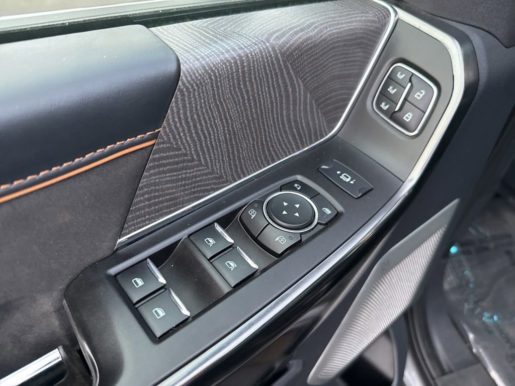 Certified 2023 Ford F350 Platinum w/ FX4 Off-Road Package image 21