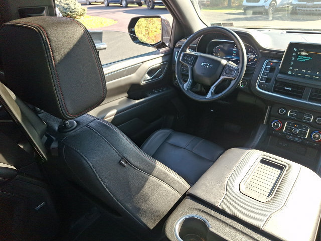 Used 2023 Chevrolet Suburban RST w/ Luxury Package AWD/4WD image 17