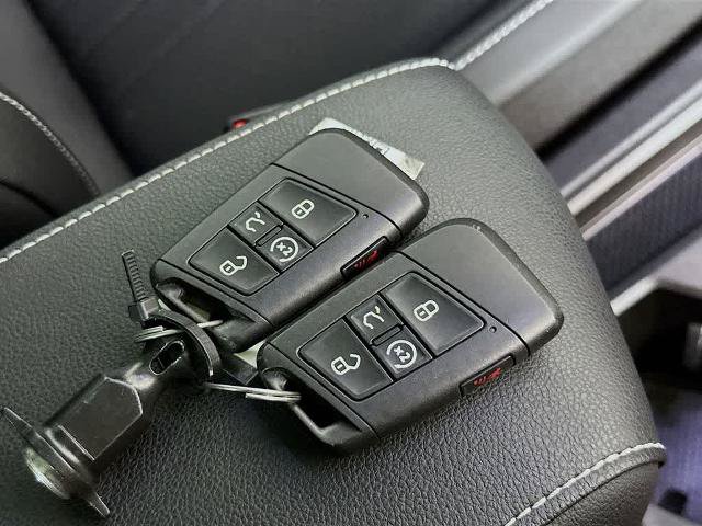 Used 2023 Volkswagen Tiguan SE R-Line AWD/4WD image 22