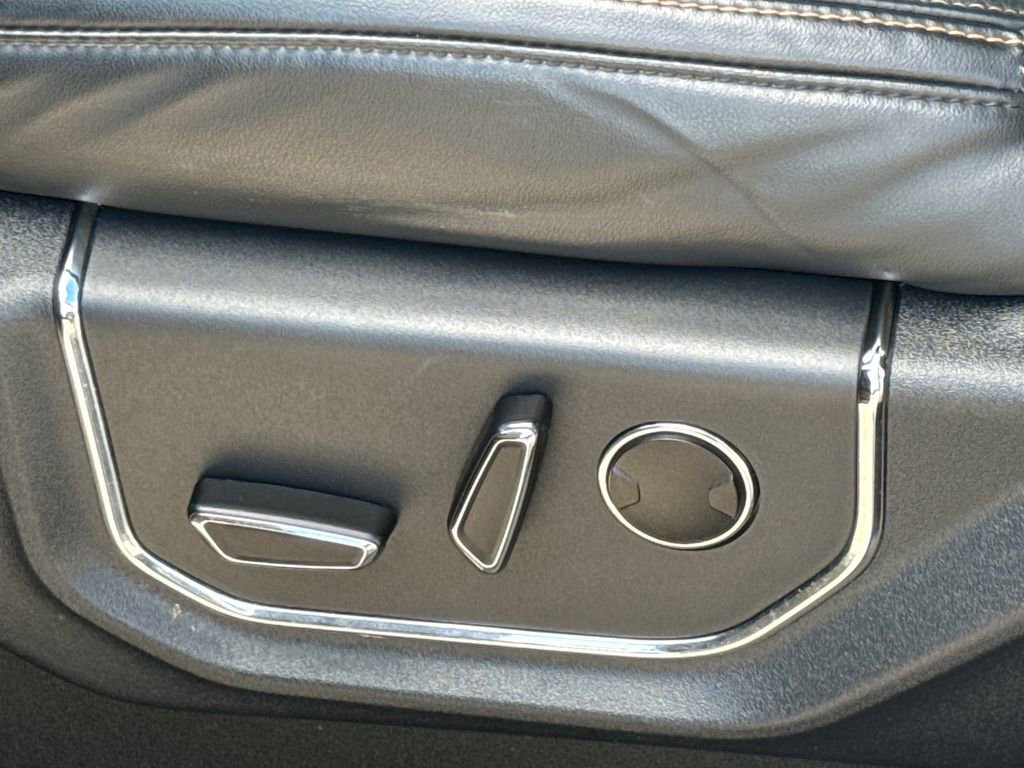 Certified 2024 Ford Expedition Platinum image 28