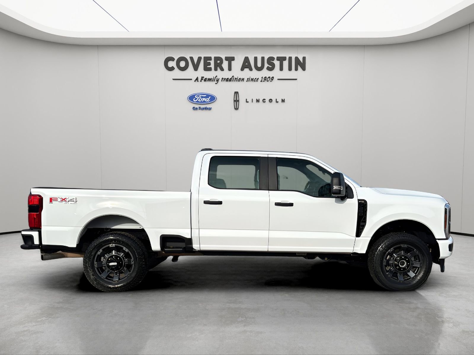 Certified 2024 Ford F250 XL w/ STX Appearance Package AWD/4WD image 5