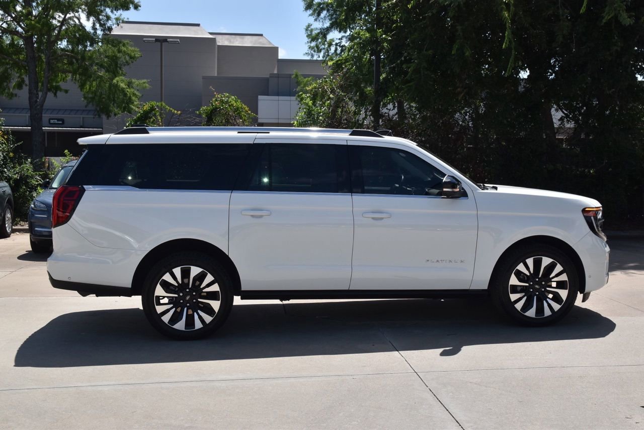 Certified 2025 Ford Expedition Max Platinum w/ Driver's Package AWD/4WD image 6