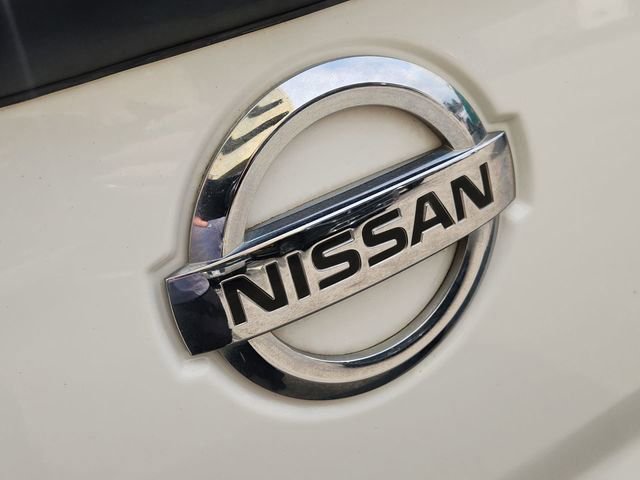 Used 2018 Nissan Titan SV w/ SV Convenience Package RWD image 30